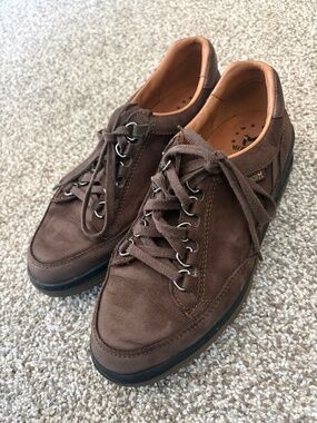 Mephisto chocolate suede Runoffs